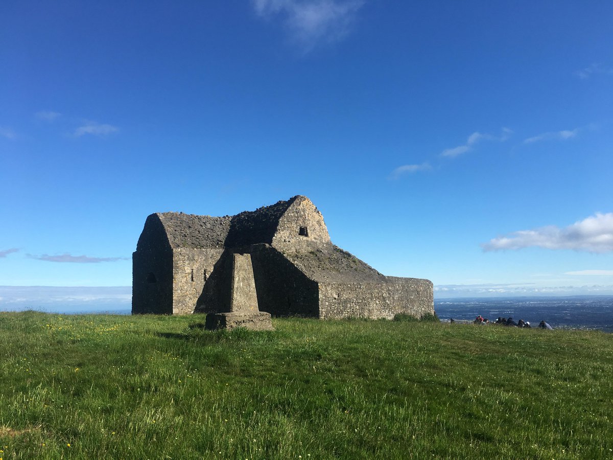 'I was blue, just as blue as I could be
Ev'ry day was a cloudy day for me
Then good luck came a-knocking at my door
Skies were gray but they're not gray anymore

Blue skies
Smiling at me
Nothing but blue skies
Do I see'
#HellfireClub #sundayvibes #Dublin #Ireland