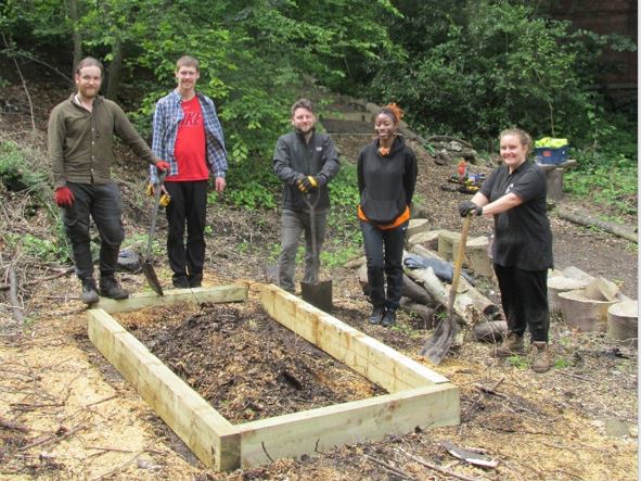 📸 Some great shots of our #Leeds team #volunteering at the 'Well Wood' project at our James Baillie Park property #CommunityProject #Biodiversity #StudentAccommodation #UniteStudents