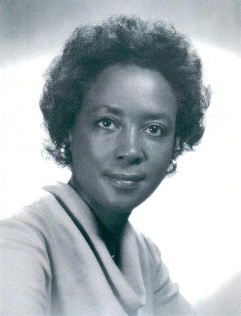 Annie Easley US computer scientist, mathematician, rocket scientist. 1of 1st African-Americans to work @NASA & predecessor NACA. Leading member of team which developed software for Centaur rocket stage. 2021 crater on moon named for her b. #OTD 23 Apr 1933 en.wikipedia.org/wiki/Annie_Eas…