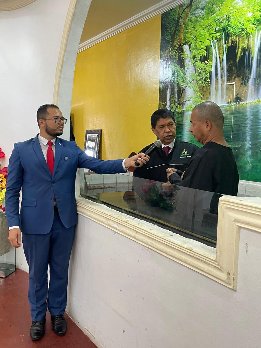 moisesseixas's tweet photo. No dia do MAP na ACeAm aconteceu o batismo do Alglei filho da irmã Ray que é diretora do MAP da igreja 7 de Compensa. Foi doutrinado pela própria mãe. Perdeu a visão depois de adulto, hoje lê em Braile e é competidor em corridas oficiais na sua categoria. https://t.co/okKt9HGpZj