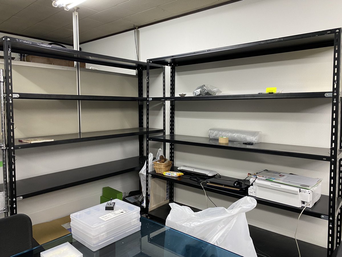 tsukuru_labo's tweet photo. 番頭です。つくるLABO、本日にて営業終了です。
本日も様々な方に来店頂きました。

常連から初見の方も入り混じり、楽しく忙しい1日でした。
あ、在庫のプラモ、完売しましたよw

ここでの全ての出会いに、感謝しています！
ありがとうございました。

では、また何処かで https://t.co/fnW1M1unaP