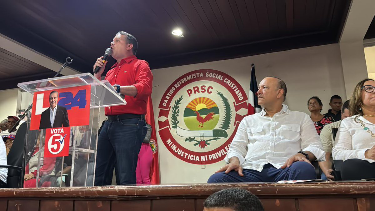 Papitocruzrd's tweet photo. En Santiago, como en todo el país 🇩🇴, el trabajo conjunto del @PartidoPRSC impulsa las candidaturas del presidente @luisabinader  del @drdaniel_rivera y de nuestro diputado @MaximoCastroS1, dirigido hacia una meta común: ¡LA VICTORIA ELECTORAL!.  #VotaColorao
#DanielRiveraSenado https://t.co/bqhmv2J0YA