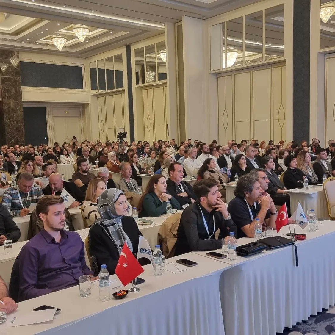 TUYEMDER's tweet photo. Yetkili Müesseseler Bilgilendirme,Eğitim ve İstişare Toplantısını meslektaşlarımızın yoğun teveccühü ile 20 Nisan Cumartesi günü gerçekleştirmiş bulunmaktayız.
MASAK,Hazine Kontrolörleri Kurulu ve Gib Başkanlığından uzmanların bilgilendirmeleri katılımcılara sunulmuştur. https://t.co/aJcXs3eJe7