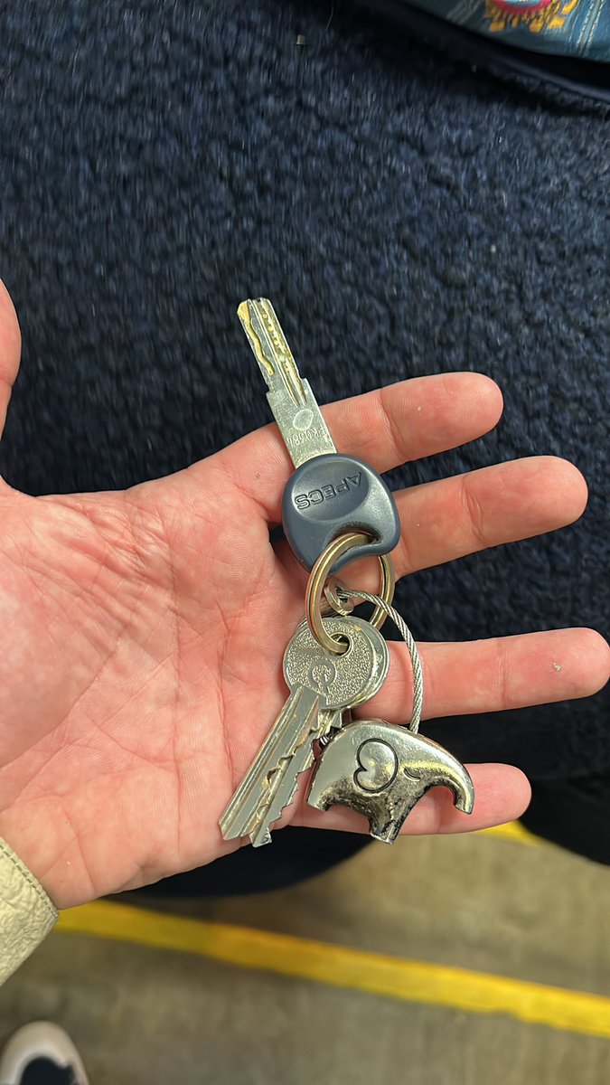 Someone upper away end lost their keys give it a share please #swfc