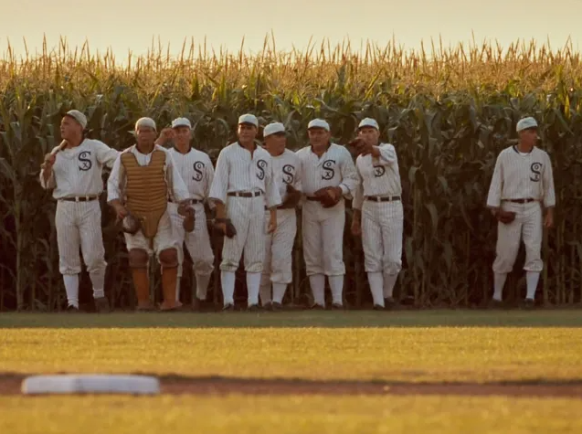 It was 35 years ago today that these 8 men first emerged from the corn. 4/21/89 #FieldOfDreams @whitesox