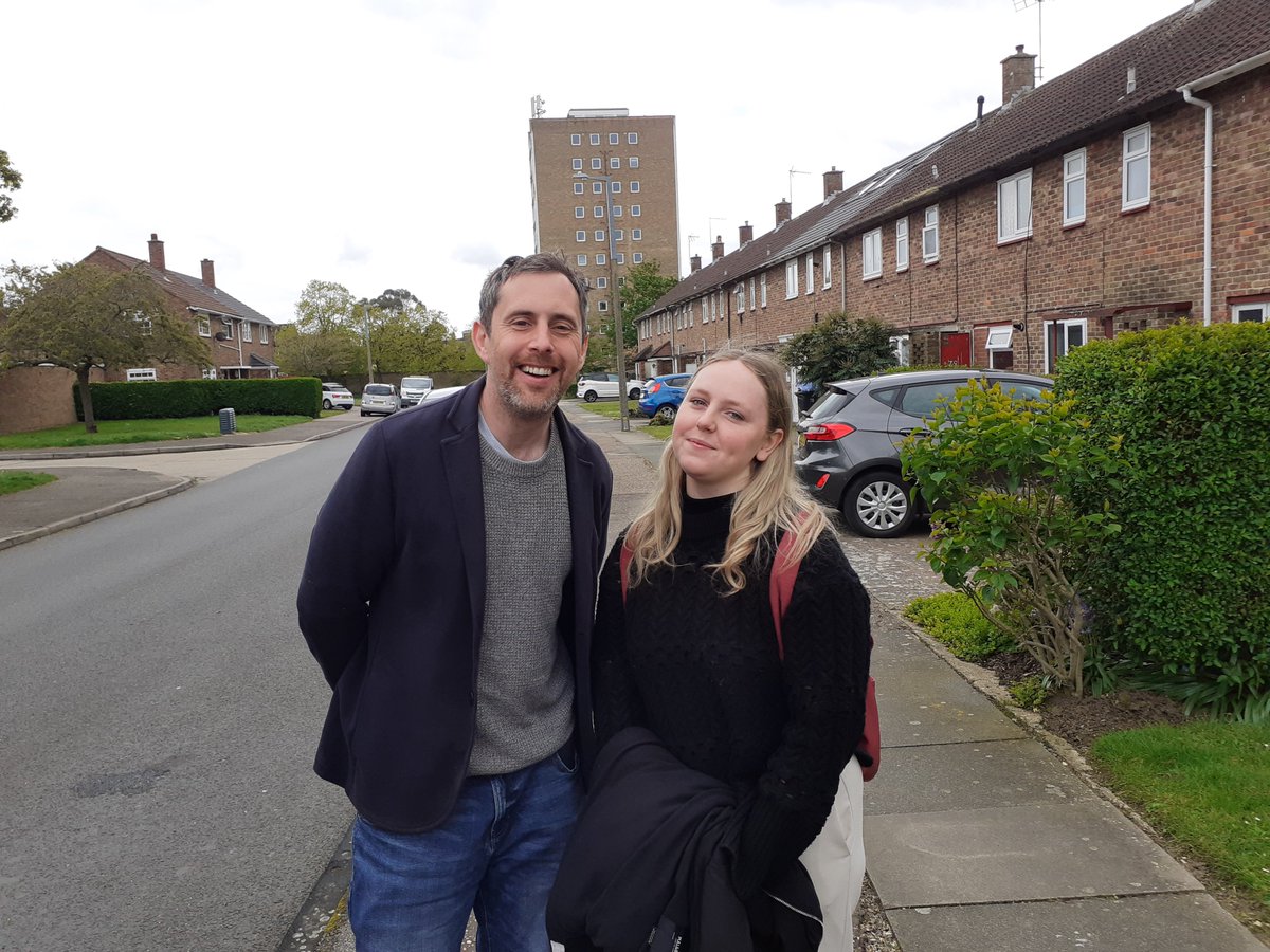 Big thank you to Issy Waite, our PPC for North West Essex for joining me for a #labourdoorstep in Mark Hall today. My 150th canvass of the year! @issy4nwessex @harlowlabour