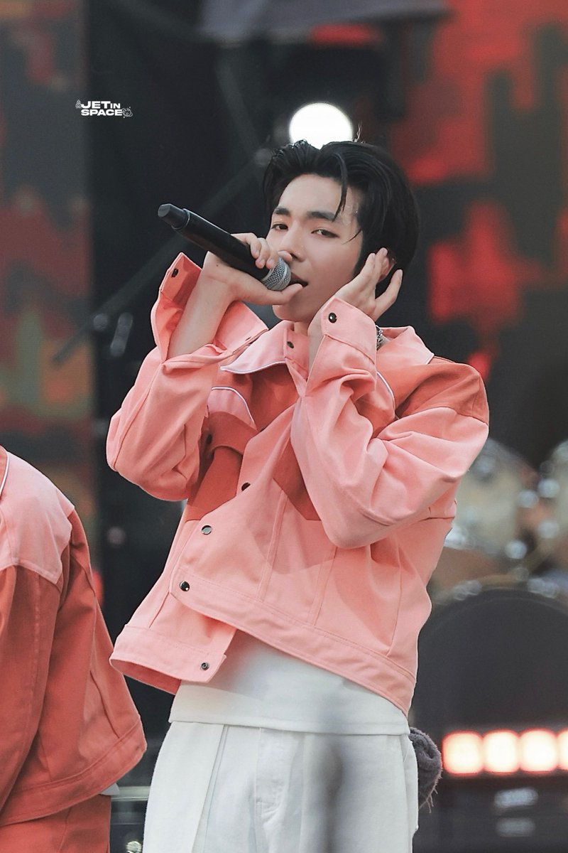 Jetinspace1223's tweet photo. 🧡🧡

#FWDMusicLiveFestxATLAS 
#JetATLAS #ATLAS_th 
@JetPatpaiboon https://t.co/6Qpapzglok