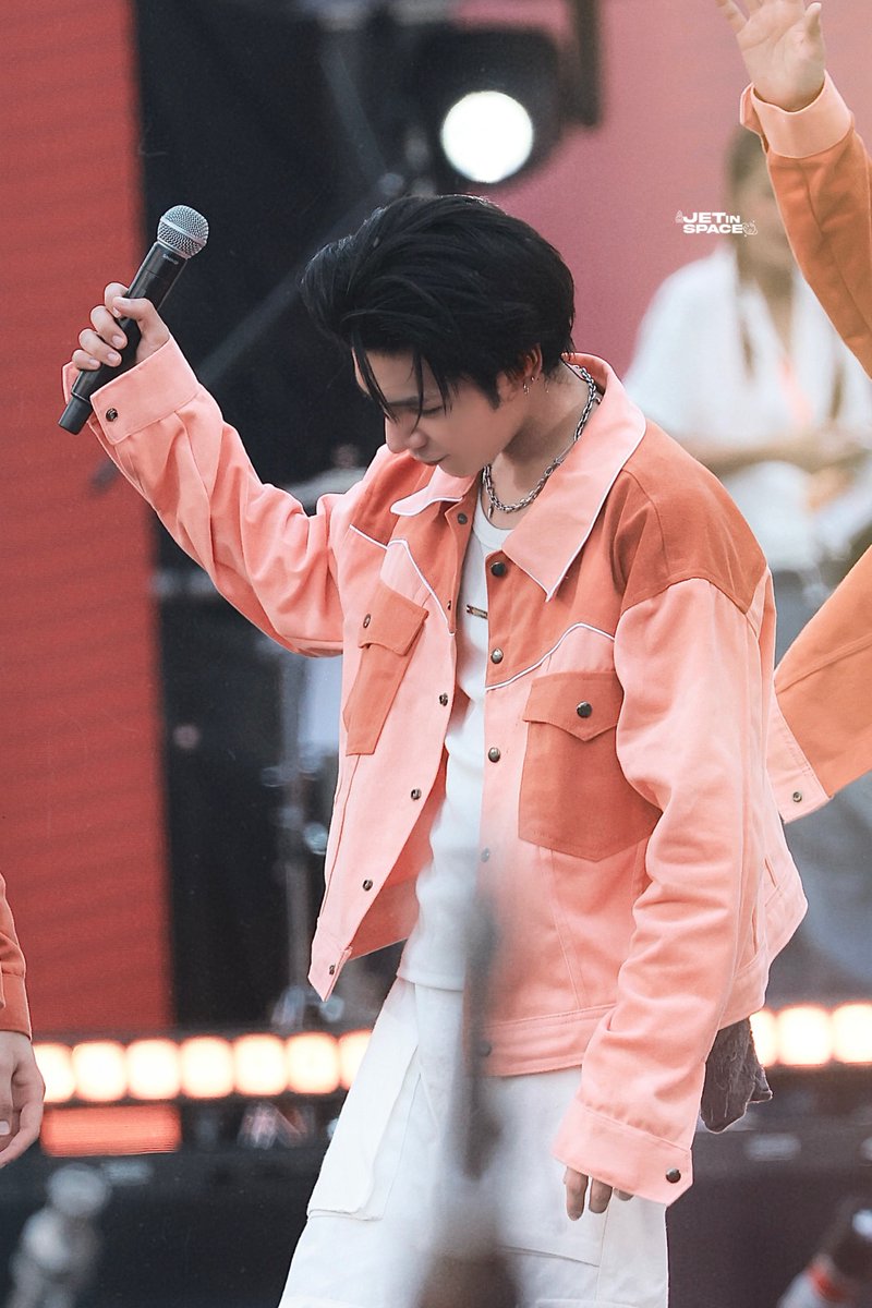 Jetinspace1223's tweet photo. 🧡🧡

#FWDMusicLiveFestxATLAS 
#JetATLAS #ATLAS_th 
@JetPatpaiboon https://t.co/6Qpapzglok