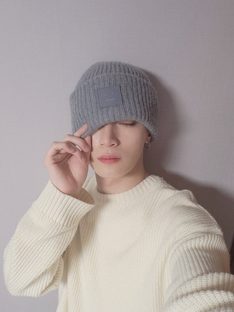 HANGYEOMLOOKS's tweet photo. [220421] 🔙
↳ 2 years ago 🩶

#HANGYEOM #한겸 #송한겸 #OMEGA_X #오메가엑스 https://t.co/dTbd99KhlU