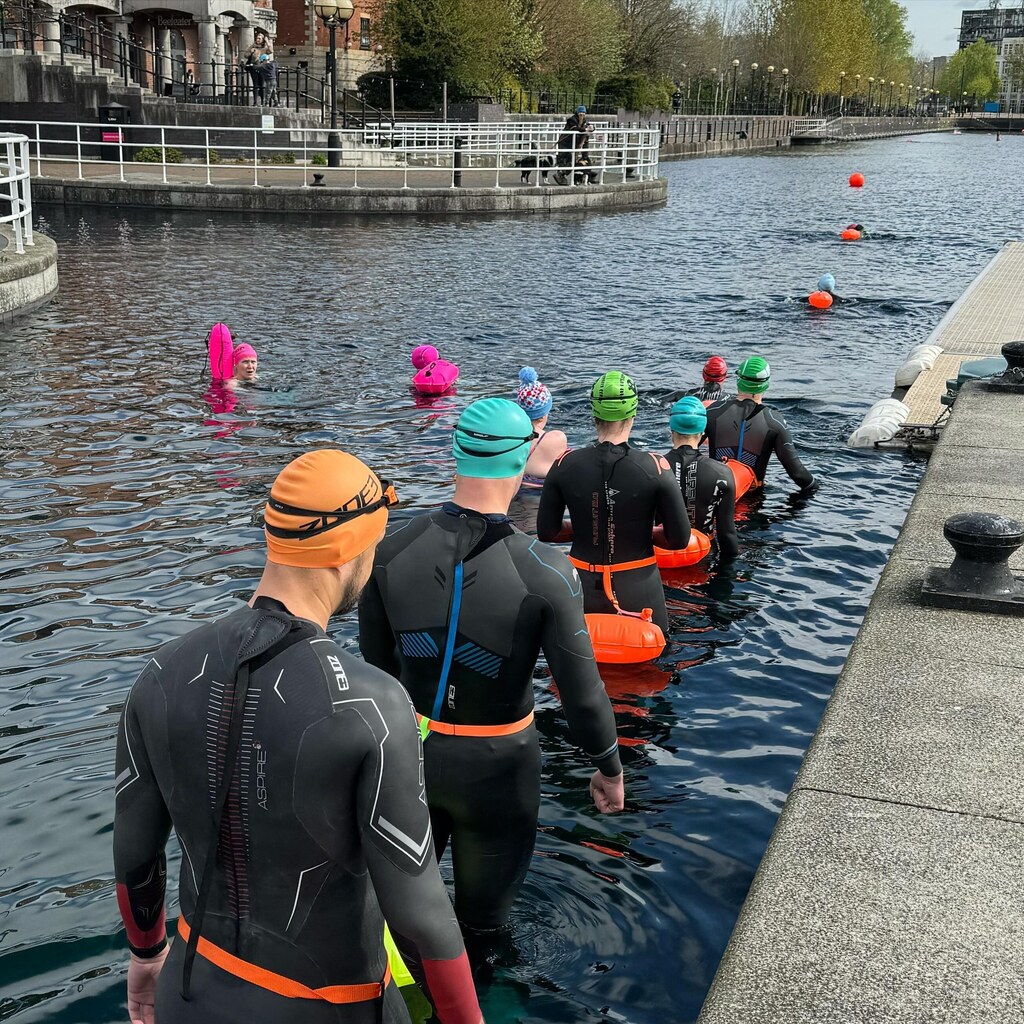 This morning’s intro to cold water swimming getting into the swim of things @salfordwsc. Thank you to everyone for their hard work and welcome to the open water community 😁. We’ll be back in May with our regular open water season coaching programme. Watch this space for furthe…