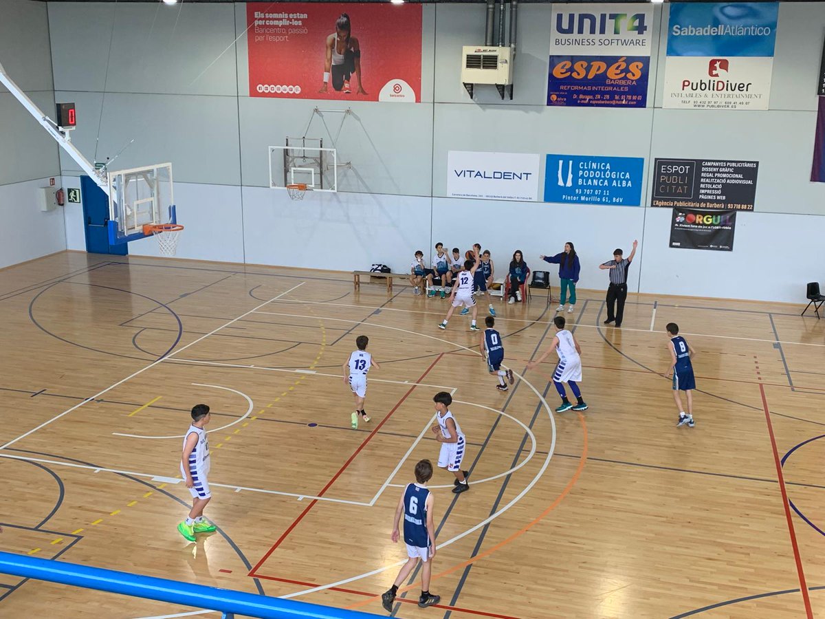 AESANTANDREUNAT's tweet photo. Victòria del Preinfantil en el seu partit a domicili de U. E . Barberà. Som-hi SAN!!! #socblau #socSAN https://t.co/6XBiLNbBS2