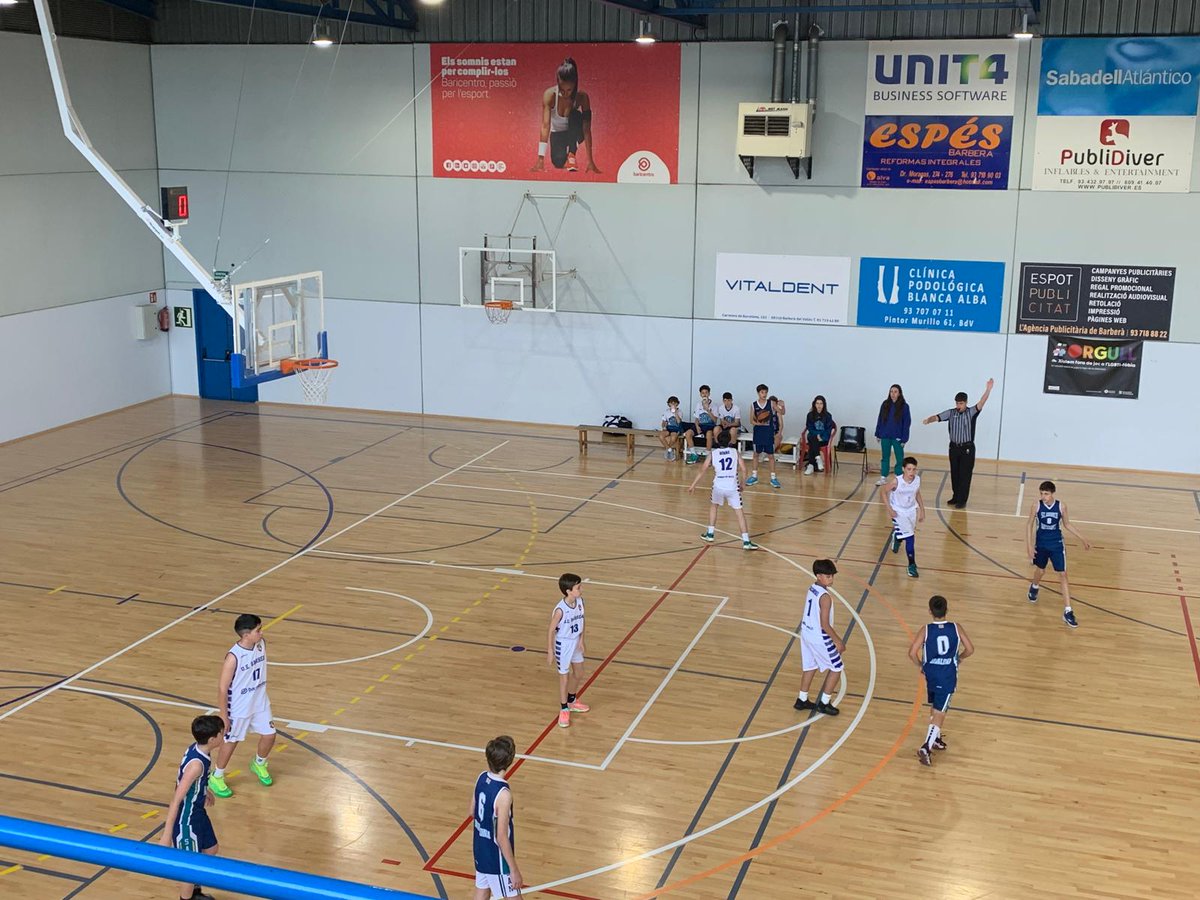 AESANTANDREUNAT's tweet photo. Victòria del Preinfantil en el seu partit a domicili de U. E . Barberà. Som-hi SAN!!! #socblau #socSAN https://t.co/6XBiLNbBS2