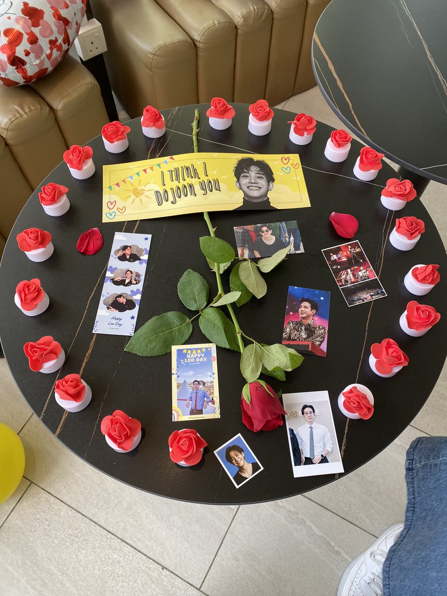 littlehwaa's tweet photo. All the way from malacca to kuala lumpur and now heading back to malacca 😵‍💫😢 thank you everyone for coming 🌹🖤 

#IThinkIDojoonYou #TheRose #blackrosemalaysia #dojoondayMY #dojooncsMY https://t.co/kTVu7MVoXx