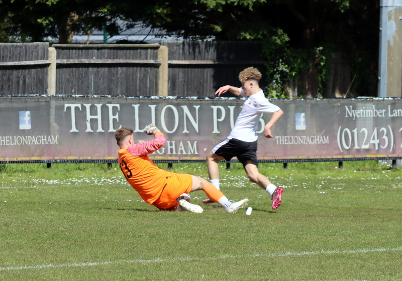 Pagham 18s v Worthing Utd 18s Action 2