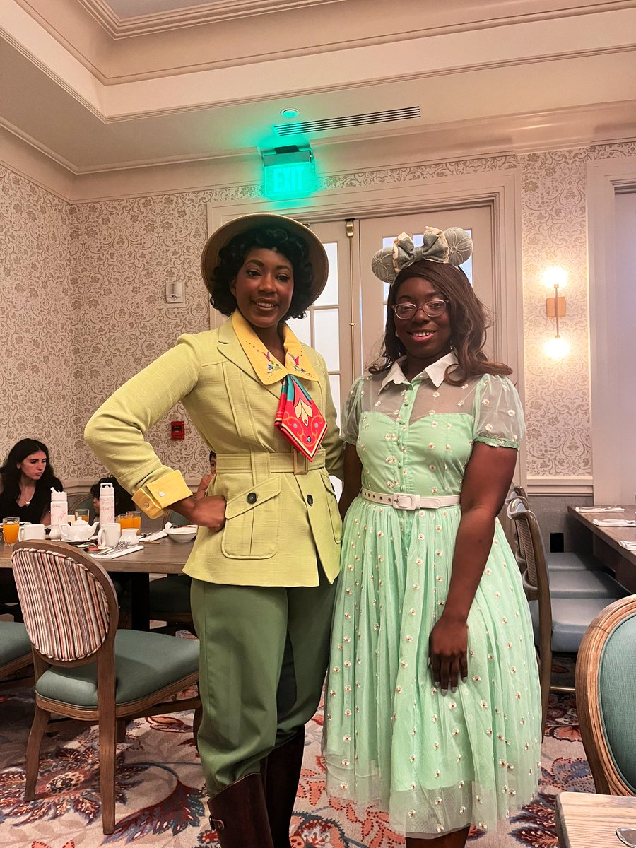 Worth the money I paid, just to meet Tiana in her new outfit. And she’s BEAUTIFUL 🥹