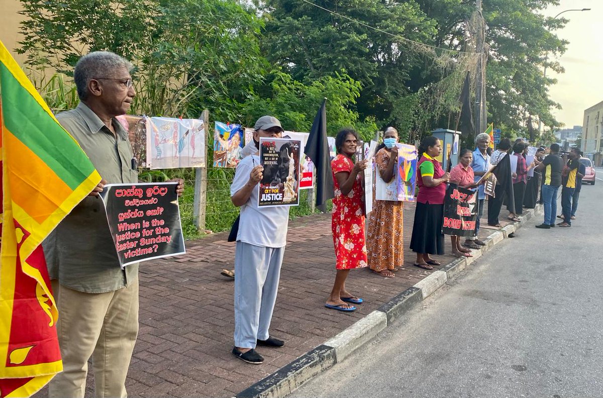 Day 274 of GGY mark five years since the #EasterSundayAttacks #lka at Thimbirigasyaya today. Still no justice or accountability for this heinous crime! @chami9539 @ChrisStephen80