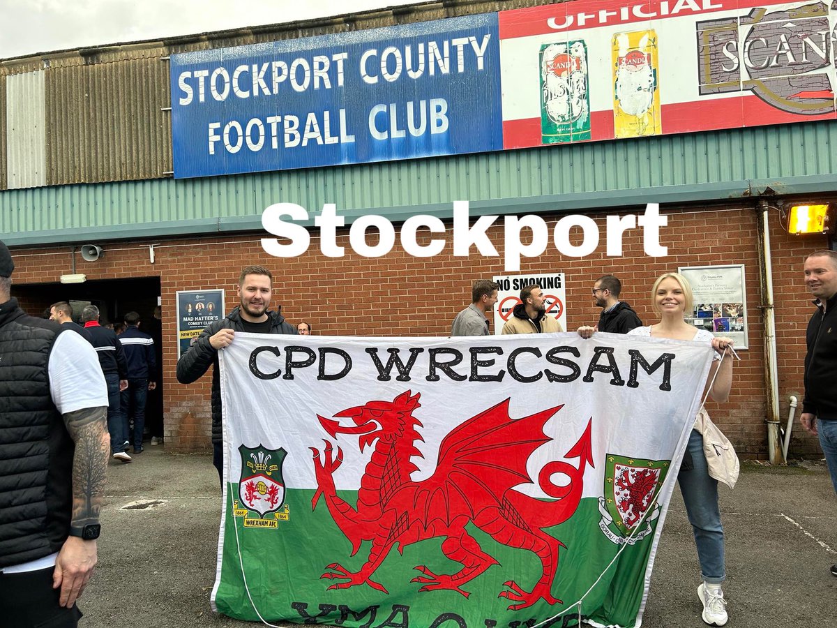 Our silly little group got our silly little flag to every ground in L2 bar one (because someone - I refuse to name and shame - forgot to take it to Forest Green) Some season eh? Da iawn boys @JordHardcastle @MrNovember__ @C_Scott96 @JamesDavidGriff 🏴󠁧󠁢󠁷󠁬󠁳󠁿❤️ 🧵