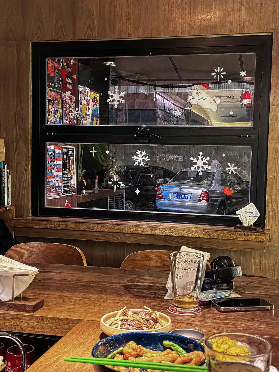 年を取るにつれて、愛は生活のすべてではないことがわかります。善良で、努力して、本を読んで、フィットネスして、自分をもっと良くならせて、人生の最も重要な事です。