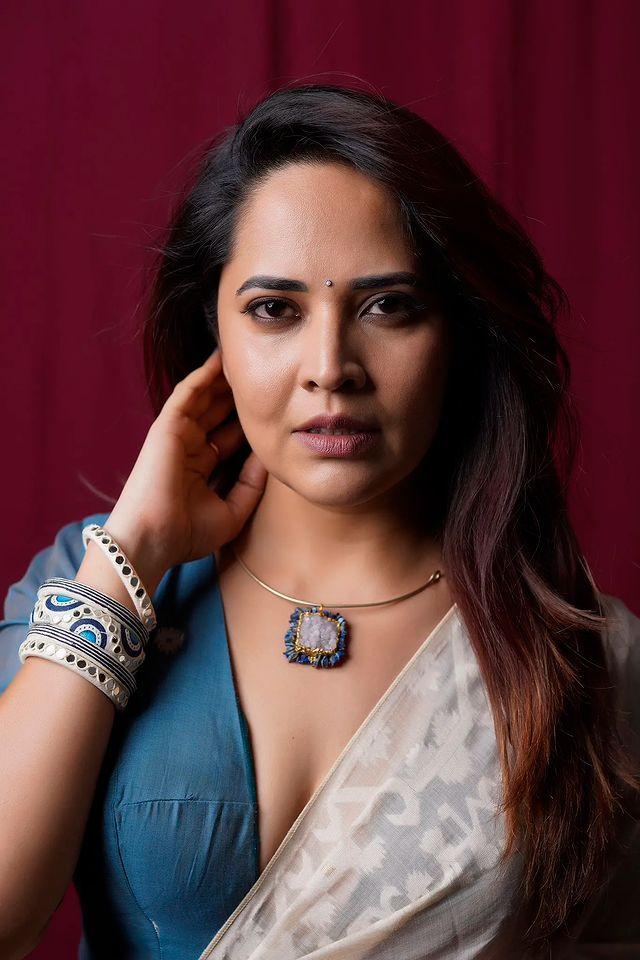 GLsXuisbgAAZECS?format=jpg&name=medium