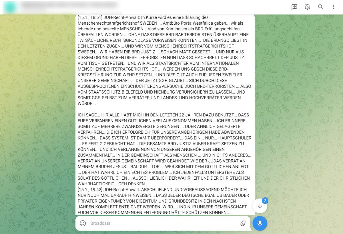 luk_bre's tweet photo. Grund: Personen aus dem #JOH-Geflecht sollen sich falsche Amtstitel gegeben haben. Z.B. nannten sie sich „Staatsrichter“. Unten eine krude Einordnung. Der #JOH-Chef (#Vlotho) berichtete zudem von gesundheitlichen Problemen nach den Razzien. Seitdem ist es ruhig um die #JOH. 3/14 https://t.co/bpFTng6rxZ