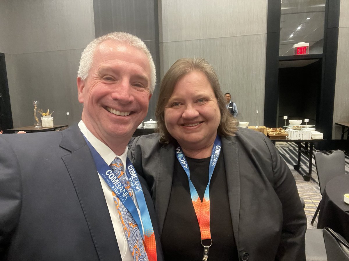 The Gold Foundation strives to keep humanism in medicine. In some regards, it’s shameful this isn’t just the standard for all medical schools. I really appreciate the work being done by president/CEO of @GoldFdtn, Dr Kathleen Reeves who I met at the @AACOMmunities conference.