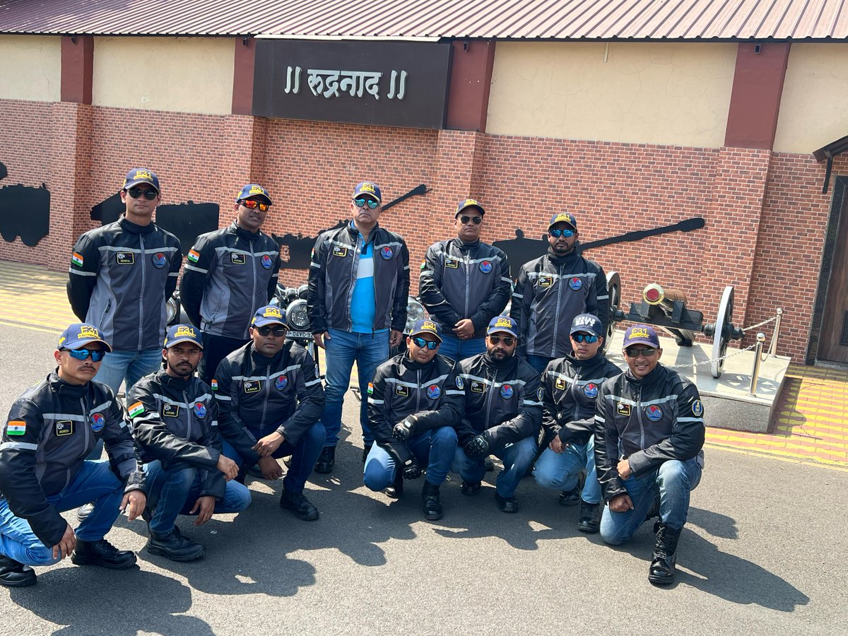 As part of #INSBrahmaputra motorcycle expedition, the riders visited the School of Artillery and Artillery Centre of #IndianArmy at Nasik.