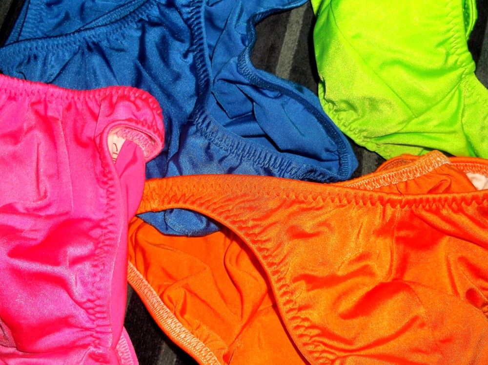 I'm going to wear some trunks today. Anyone have a particular favourite colour? #Posers