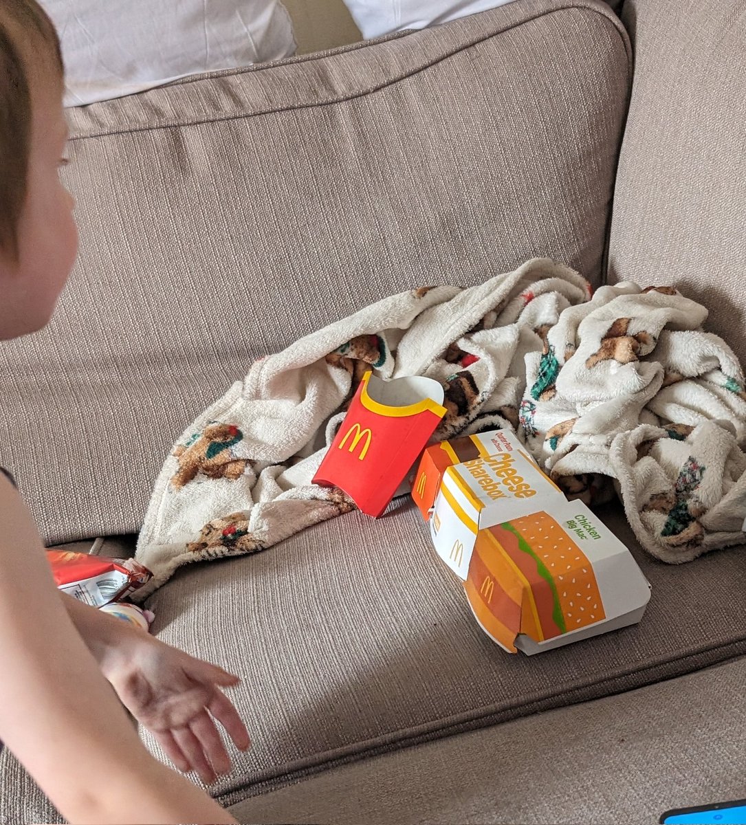 Dani☔🥀 tweet media