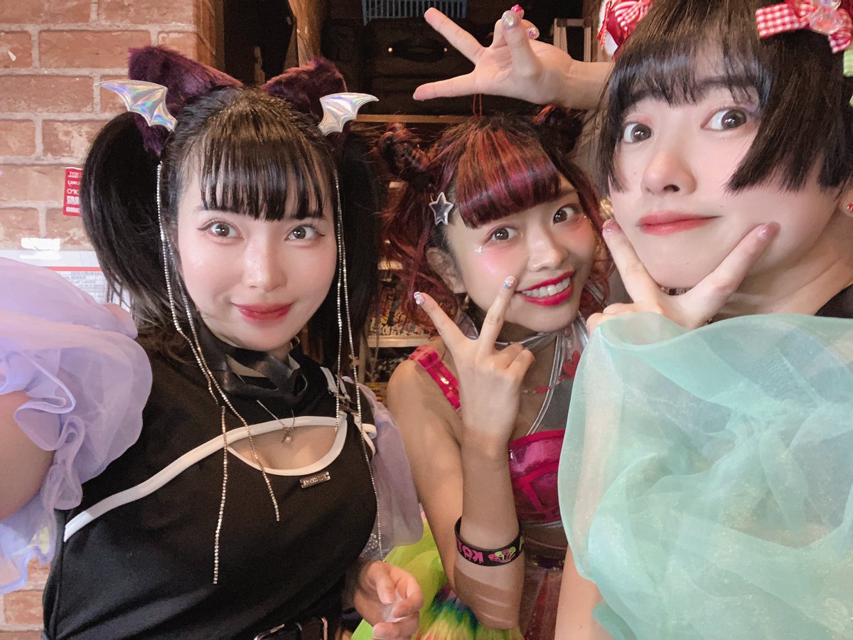 y_qsai's tweet photo. CHOPPPR!!（チョピパロ！！）
やっぱ女はキラキラしてナンボ！！ https://t.co/yk3YRPkMDs