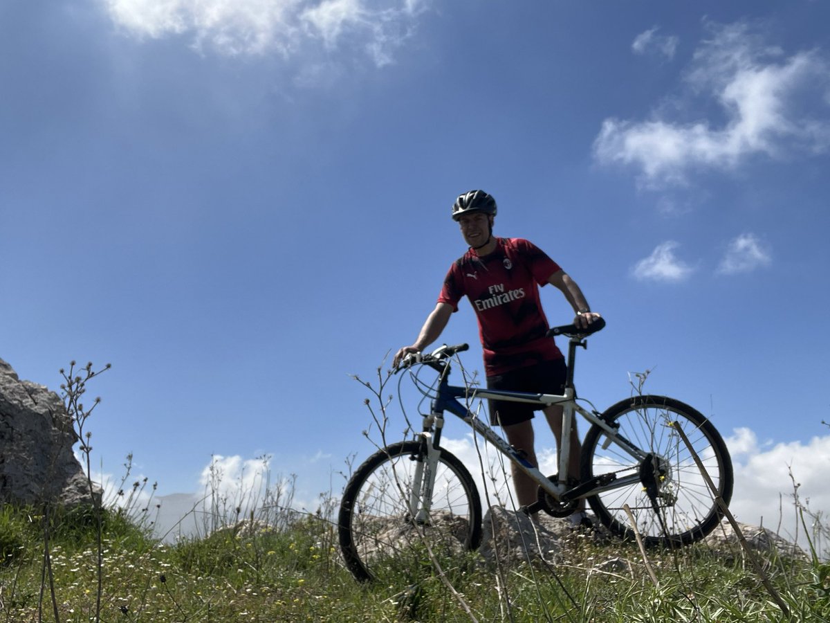 kaiikaram's tweet photo. #mountainbiking #mtein #lebanon 🇱🇧 #spring 30k length 530 meter elevation 🚴♀️ https://t.co/a0z5EG1HTq