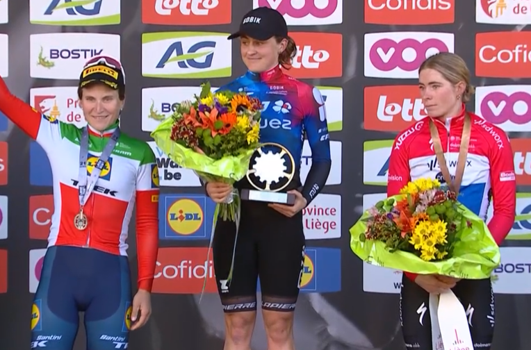 #cyclisme 🚴‍♀️ Liège-Bastogne-Liège 🇧🇪 Le podium 1. Grace #Brown 🥇 2. Elisa #LongoBorghini 🥈 3. Demi #Vollering 🥉 #LBL #velo