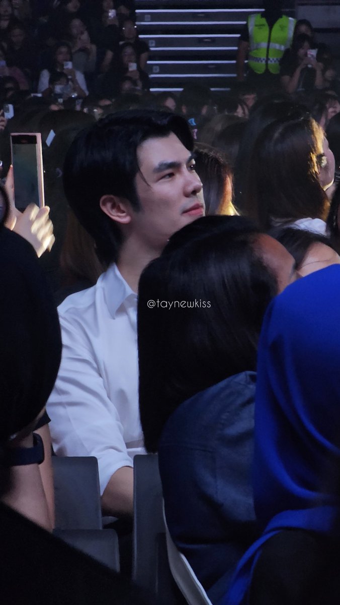gemfotkiss's tweet photo. Phi Mile came to support #JEFFSATUR 🥲🤧🫶
#JeffSaturSS8BKKD2 #MilePhakphum #greenyrose @milephakphum https://t.co/6dfnau0D2F