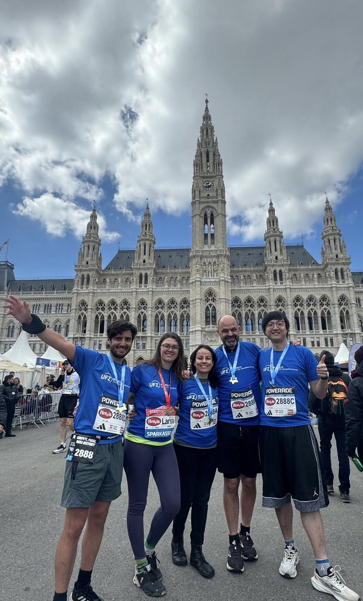 We stretched our legs today in ☀️ Vienna before the train back home from #EGU24 Well done Wasserläufer 💧🏃🏾‍♀️🏃🏽 @madapegue @fesaaved @Wang_Pokemon Thanks @UFZ_de for the support and T-shirts.