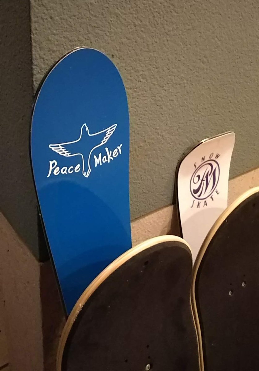 jack_snow's tweet image. スノスケしようぜ！（笑）
これはハマりますよ🤣

当店でレンタル可能です。ぜひご利用くださいませ！
みんなでワイワイやりましょー🤣🤣

#peacemakersnowskate
#スノスケ
#スノースケート 
#スノースケートレンタル 
#スノスケハイシーズン 
#こりゃハマる