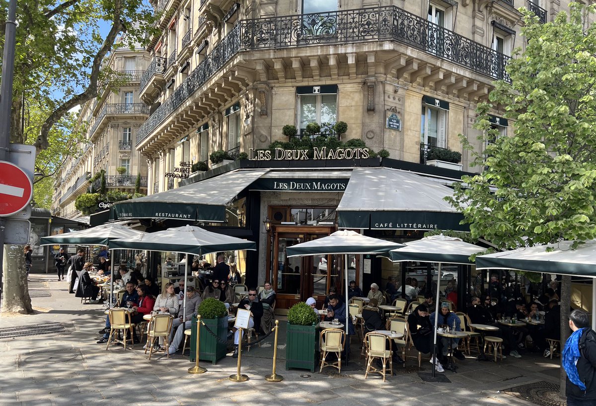 YIMBYLAND's tweet photo. 30 French People waiting for coffee https://t.co/7Uw2pNuIdX