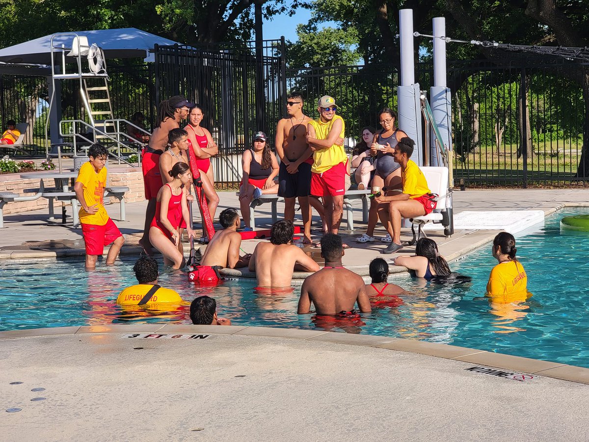 Interested in getting certified to lifeguard or teach swim lessons? Sign up for one of #DallasParks May certification courses! bit.ly/43ZV2sJ 🌊 🛟