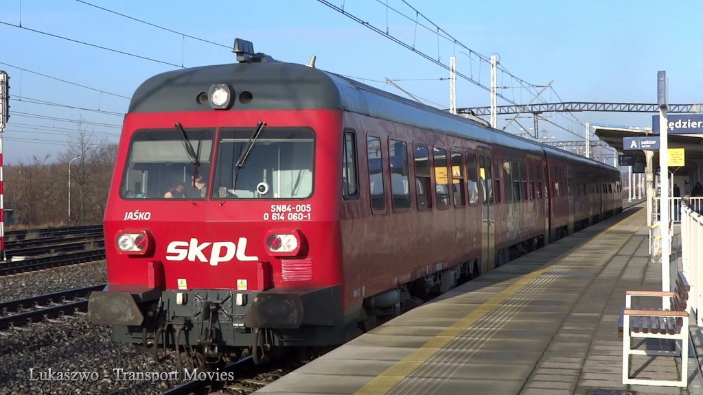 lukaszwo's tweet photo. Nowe filmy – styczeń 2024.
SN84-005 „Jaśko” w Kędzierzynie-Koźlu, wiedeńskie autobusy i Siemens EuroSprinter nr 1116 176 jako pociąg IC 730 z Villach.
https://t.co/hcjhzidEwP
#pociągi #kolej #SN84 #SKPL #Wiedeń #autobusy #Rampini #WienerLinien #EuroSprinter #Siemens https://t.co/akVfoPqpg6