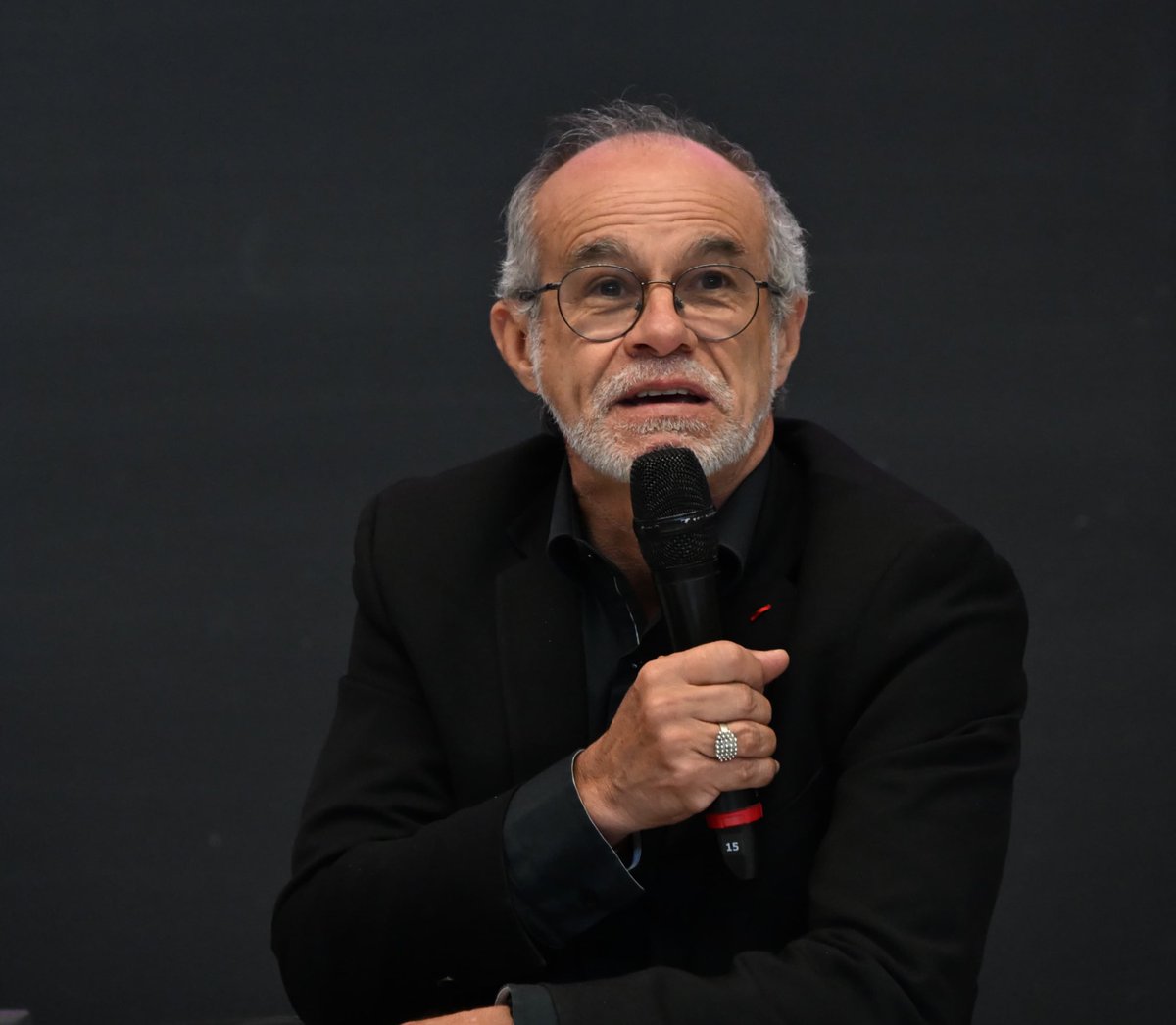 BiennaleTech's tweet image. “Complessità significa tessere insieme e questo è al centro delle mie riflessioni sulle città.”
@CarlosMorenoFr ci esorta a riflettere sui problemi delle nostre città per poterle adattare ai cambiamenti a cui andiamo incontro. 
#BiennaleTech