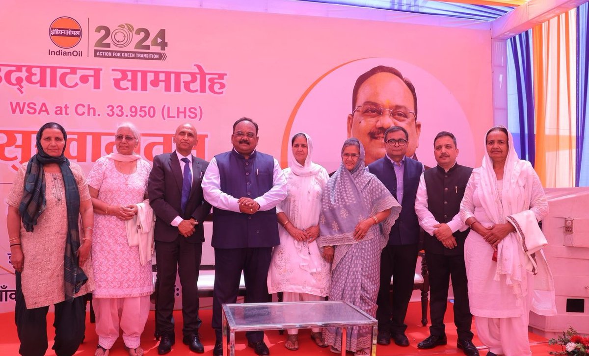 DirMktg_iocl's tweet photo. Honoured to meet and felicitate our esteemed channel partners who are War Widows, during my recent visit to the SWAGAT outlets on the Delhi-Mumbai Expressway.  At #IndianOil, we deeply value the bravery and sacrifices made by their spouses. Their dedication and resilience are truly inspiring and we will remain committed to supporting them. 

#NationFirst