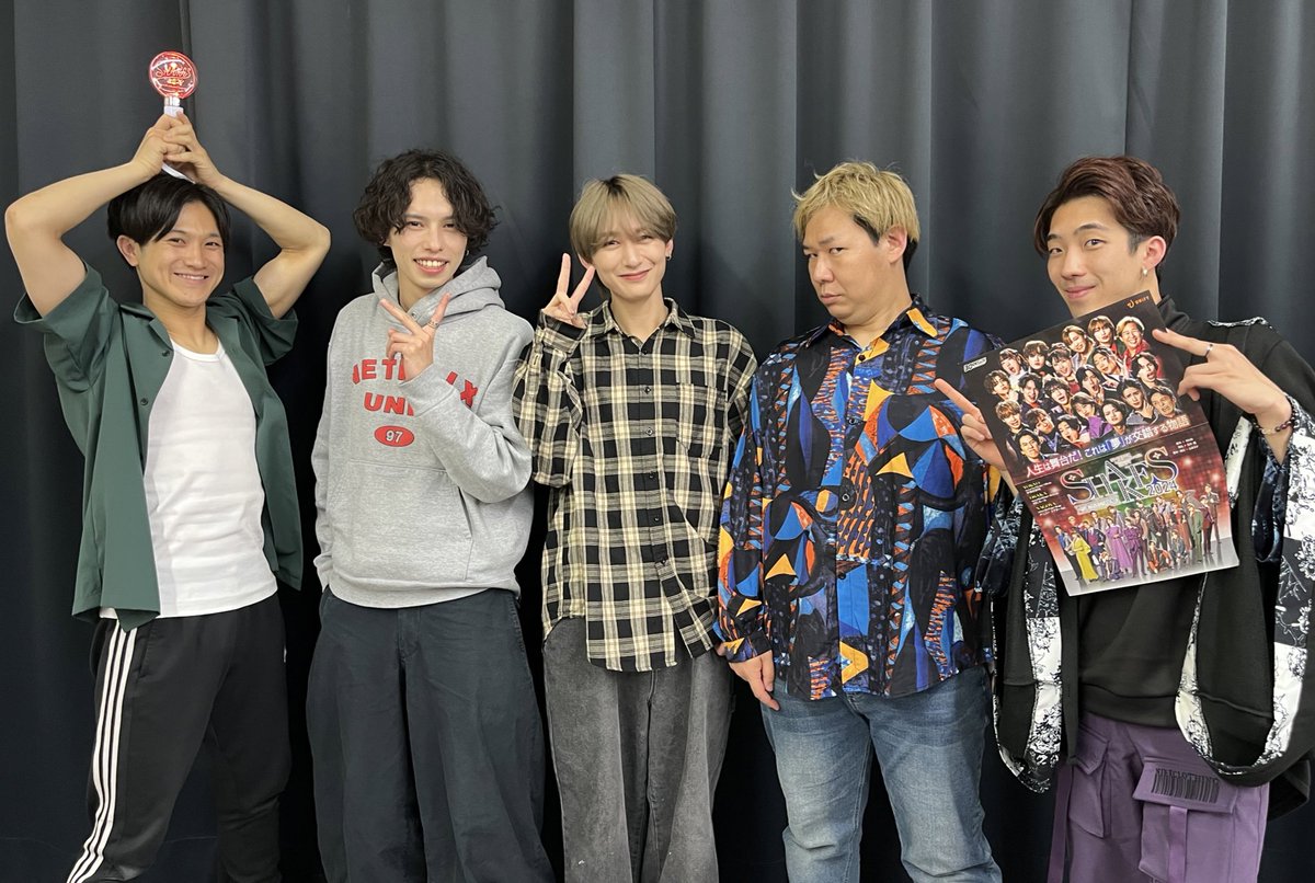 30delux_unify's tweet photo. 本日はアフタートーク配信
たくさんのご視聴ありがとうございました😊

今後とも #SHAKES2024 への
ご声援よろしくお願いいたします‼️

事前物販も受付中です✨
詳細はこちらから⬇️
 https://t.co/UiG4sVOx2l

#UNiFY
#30DELUX https://t.co/lNmm5kDI6x