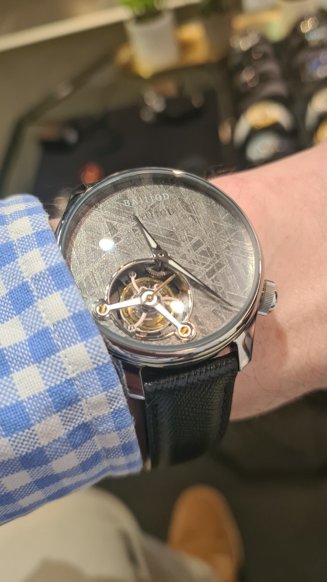 Hamish the Watch Guy tweet media