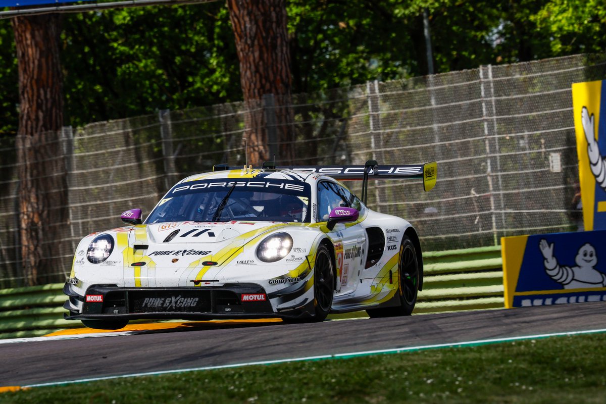 #WEC - In the #LMGT3 class, the #911GT3R of #Porsche customer team #Manthey #PureRxcing continues its strong performance. From pole, #AlexMalykhin, #JoelSturm and @KlausBachler continues to lead. The #EMA sister car has dropped back to P16 after an accident at the start.