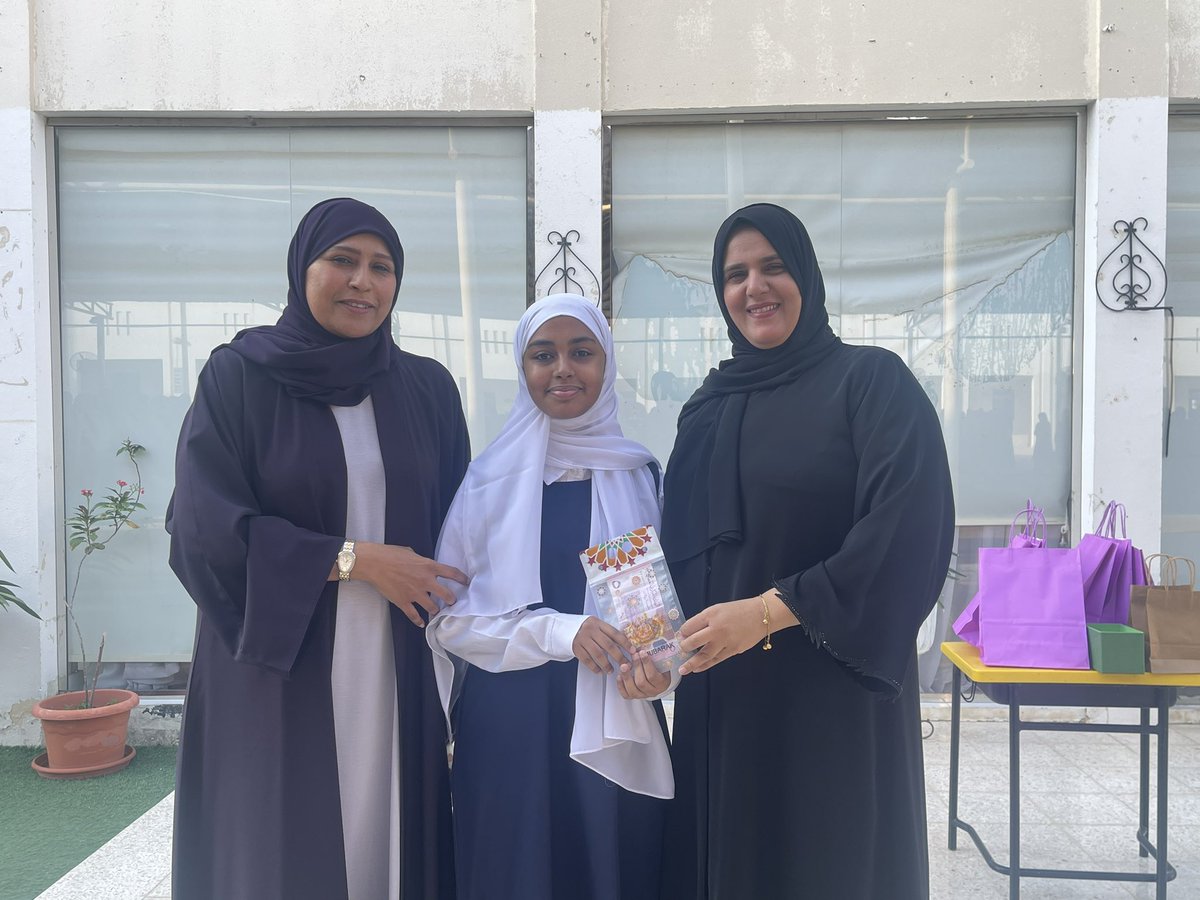 EduGovMct1543's tweet photo. الاعلان عن نتائج المسابقة الكبرى للذكاء الإصطناعي في تصميم مقاطع الفيديو الخاصة لمنهج الكيمياء .. تحت اشراف معلمات الكيمياء .🌹بوركت جهود الجميع@Eduactivemct @eso_seeb https://t.co/HvZE6cs6GL