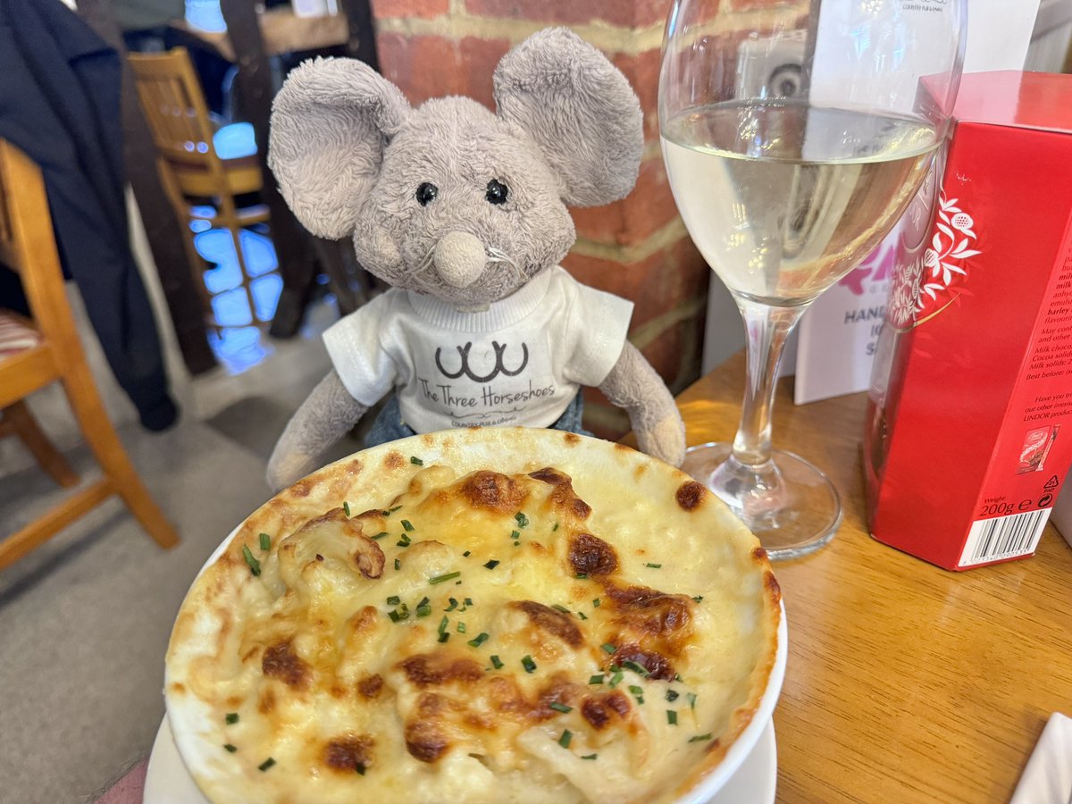 There’s been a little of concern about my diet. Today, I had vegetables!! Cauliflower cheese!!