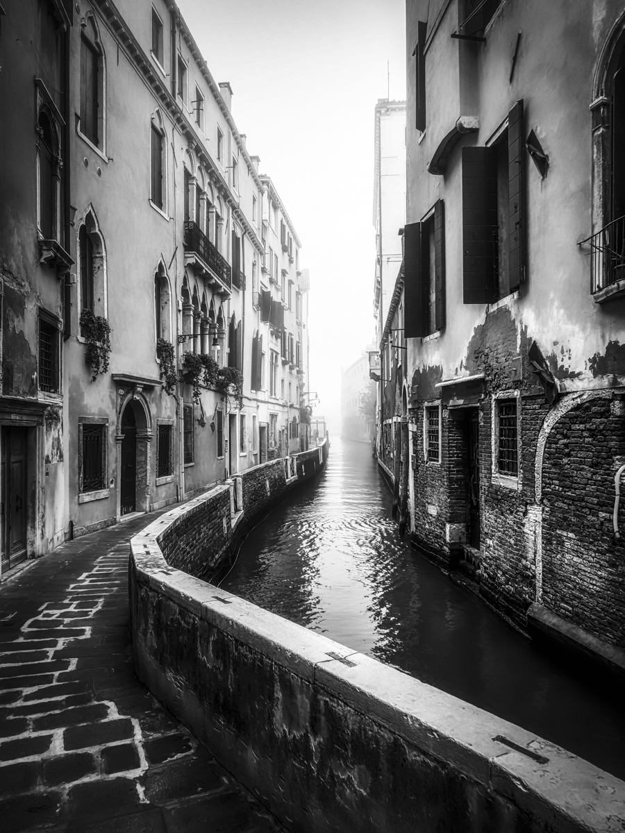 Quiet In Venice - Monochrome: joseph-giacalone.pixels.com/featured/quiet…
#venice #italy #euroope #travel #wallart #artprints #fineart #interiordecor #homedecor #buyintoart