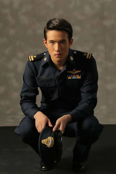 d_deeaarr's tweet photo. ใครๆก็ไม่อยากมีปัญหากับท่านผบ.ทอกันทั้งนั้น
 #ขวัญฤทัยEP6 https://t.co/h95Uvpz9lR