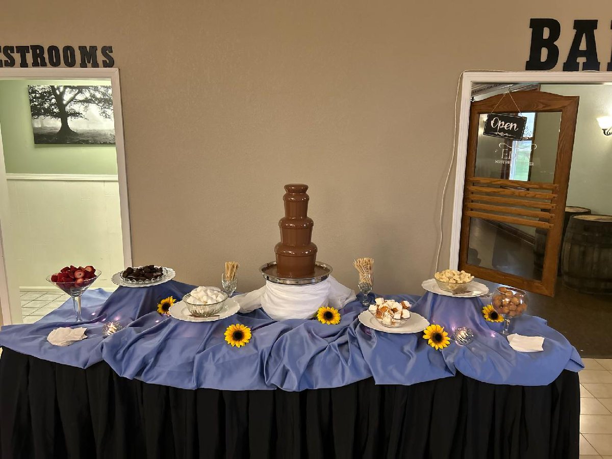 fwcfountain's tweet photo. Certainly last but not least Fort Wayne Chocolate Fountain stopped by The Eden in Hoagland to celebrate with Erica and Corey, their families, and friends. and of course we brought plenty of treats for everyone to share during the reception #celebratinglifesmilestoneswithchocolate https://t.co/OlDBg5lqQh