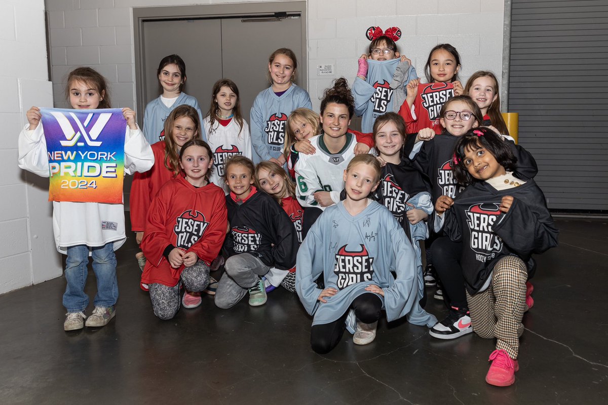 The present and future of women’s hockey! @Pelkey21 and Jersey Girls Hockey Club had the best day together.