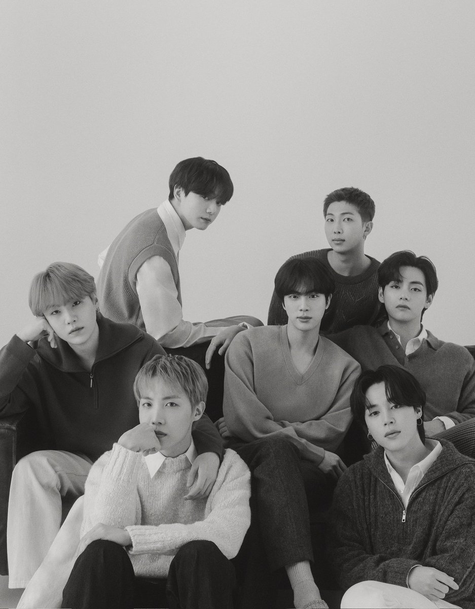 jungbunny_jeo's tweet photo. Respecting others means having empathy for yourself, understanding the opposite side even though you think and act differently, without having a despicable attitude. This does not mean that we fully agree with others, this is nothing more than being mature enough to understand https://t.co/9ScYV16u0i