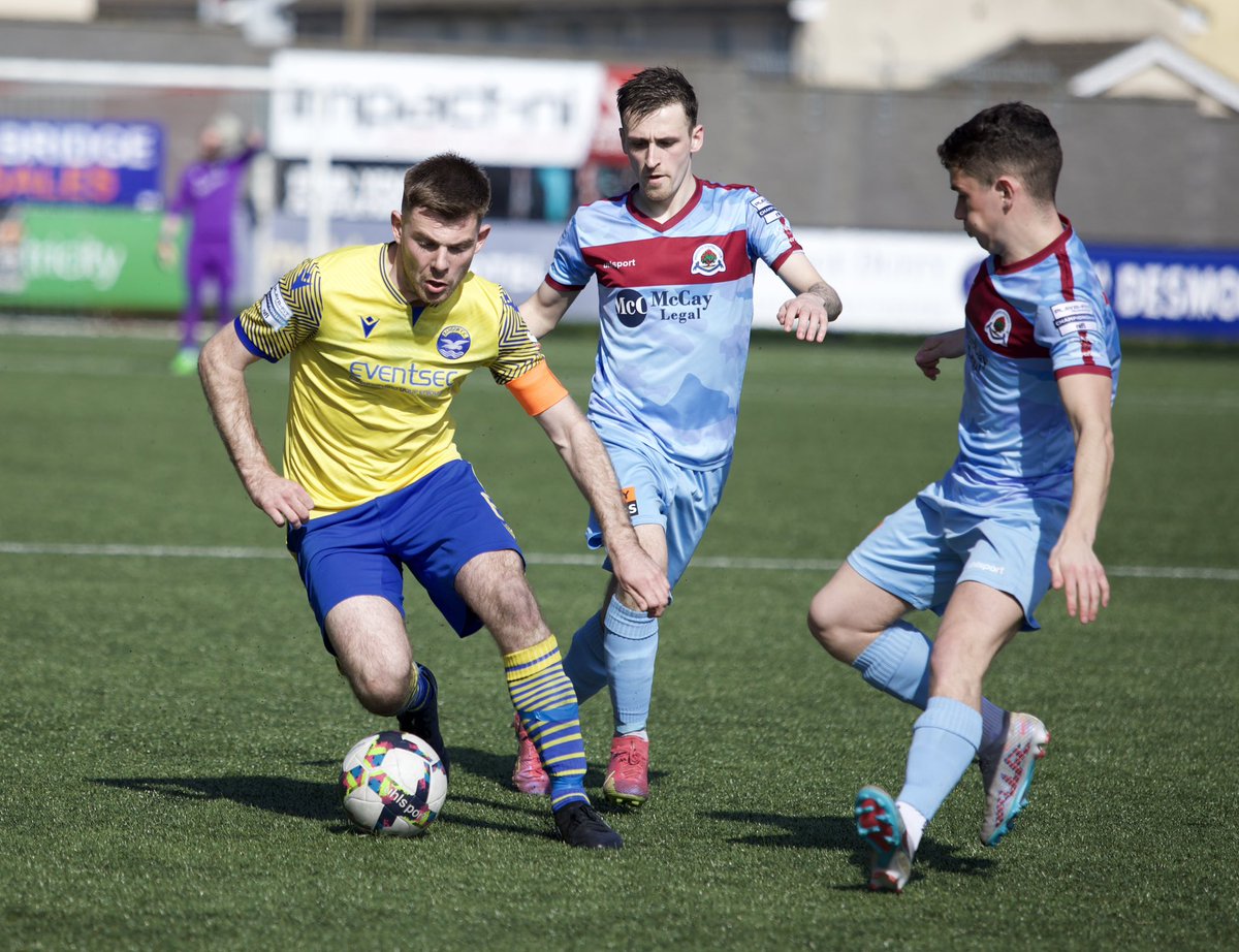 ChrisBeverland's tweet photo. A draw between @bangorfc and @Institute_FC in the @OfficialNIFL https://t.co/Ezsj8Vql6l